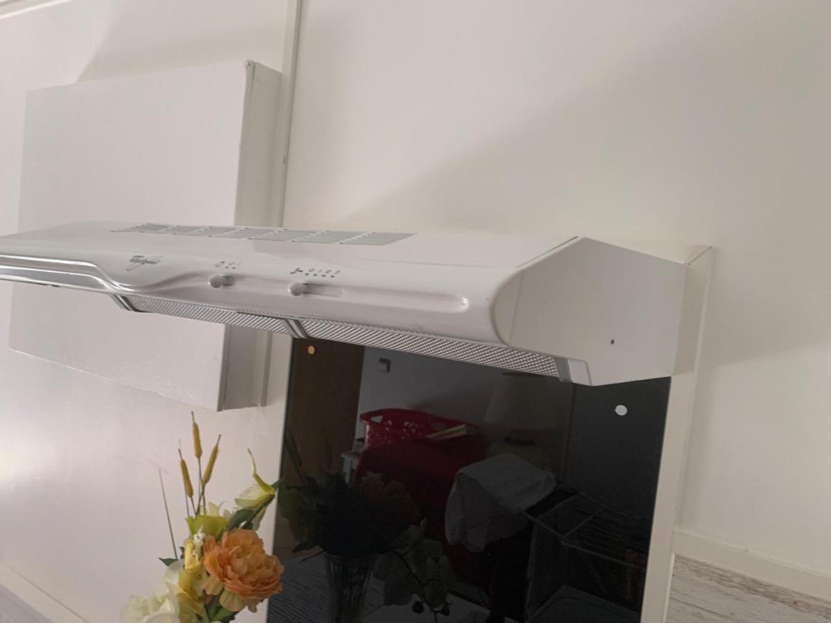 Joli Studio Tout Confort Avec Toutes Commodites Vaulx-en-Velin ภายนอก รูปภาพ
